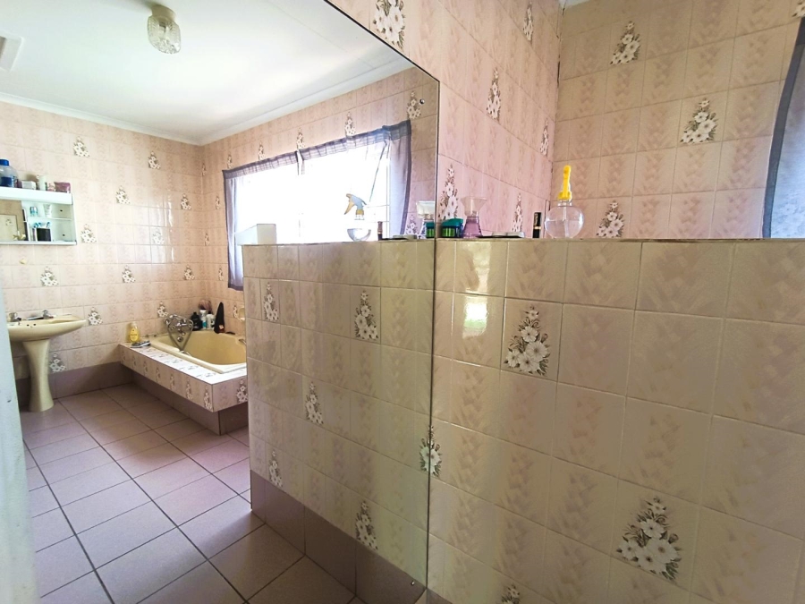 4 Bedroom Property for Sale in Universitas Free State
